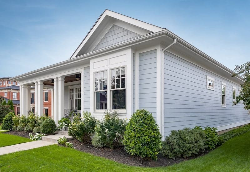 Clean and long-lasting James Hardie siding that has been well maintained.
