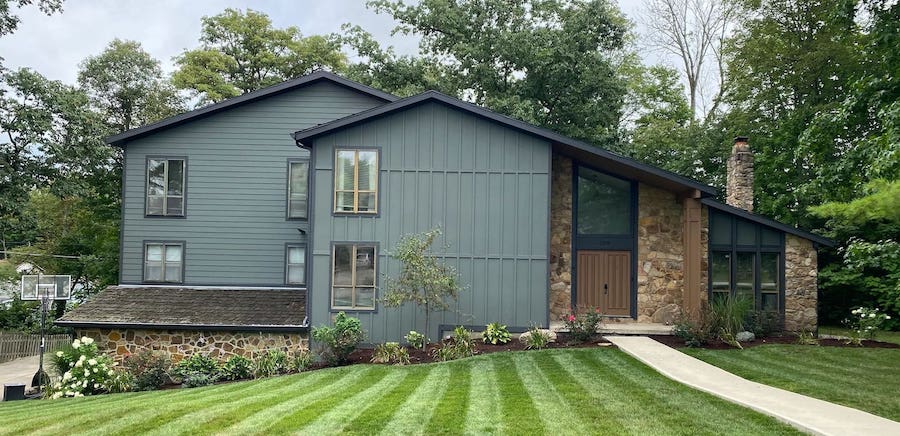 Vertical and horizontal siding in Pendelton