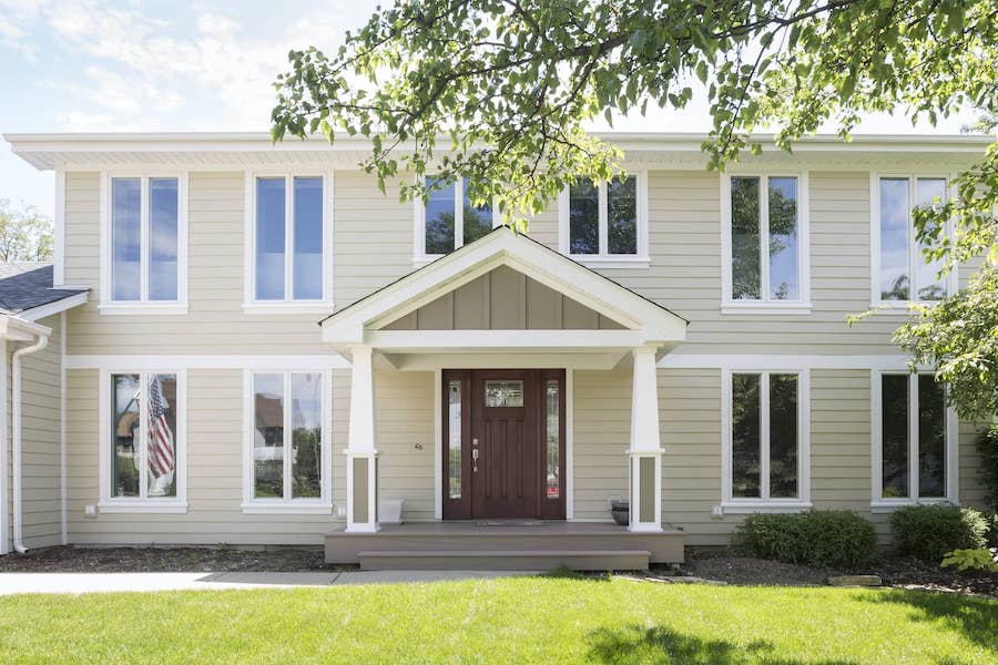 White siding and coordinated trim in Sheridan, IN
